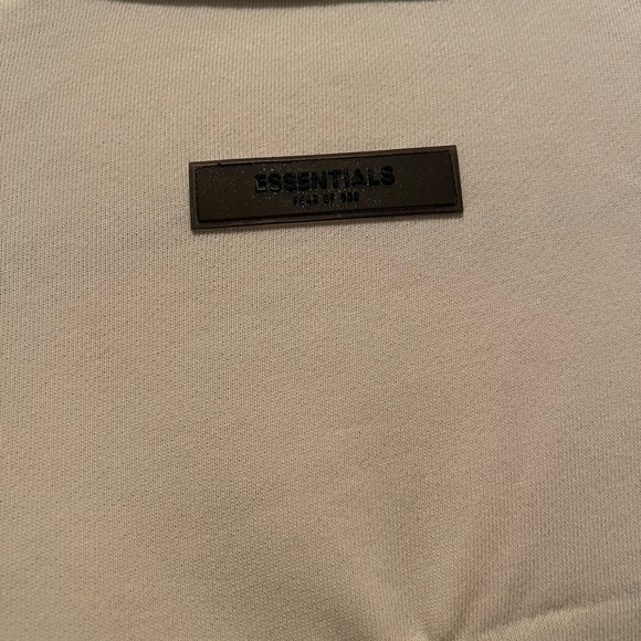 Selling a Fear of God Essential Polo in excellent condition size small. Oversize - Picture 4 of 5